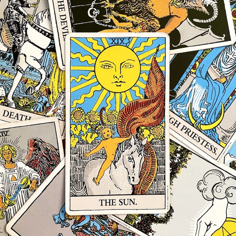 Color Symbolism: The Meaning of Colors in Tarot - The Tarot Professor